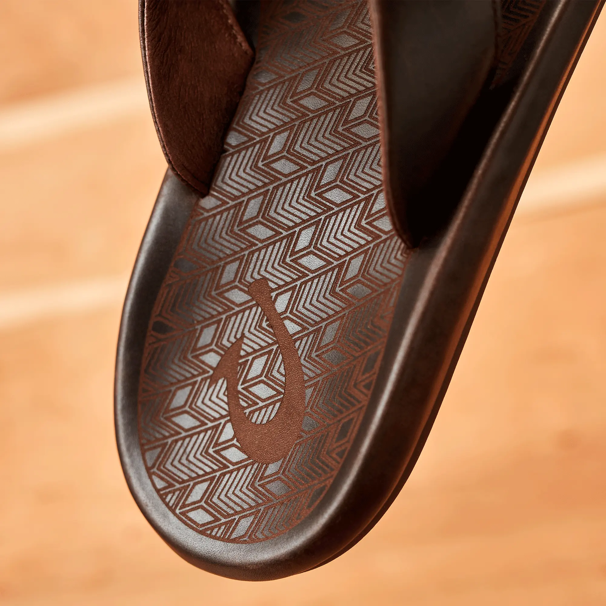 'Ilikai Men's Leather Beach Sandals - Dark Wood - Image 7