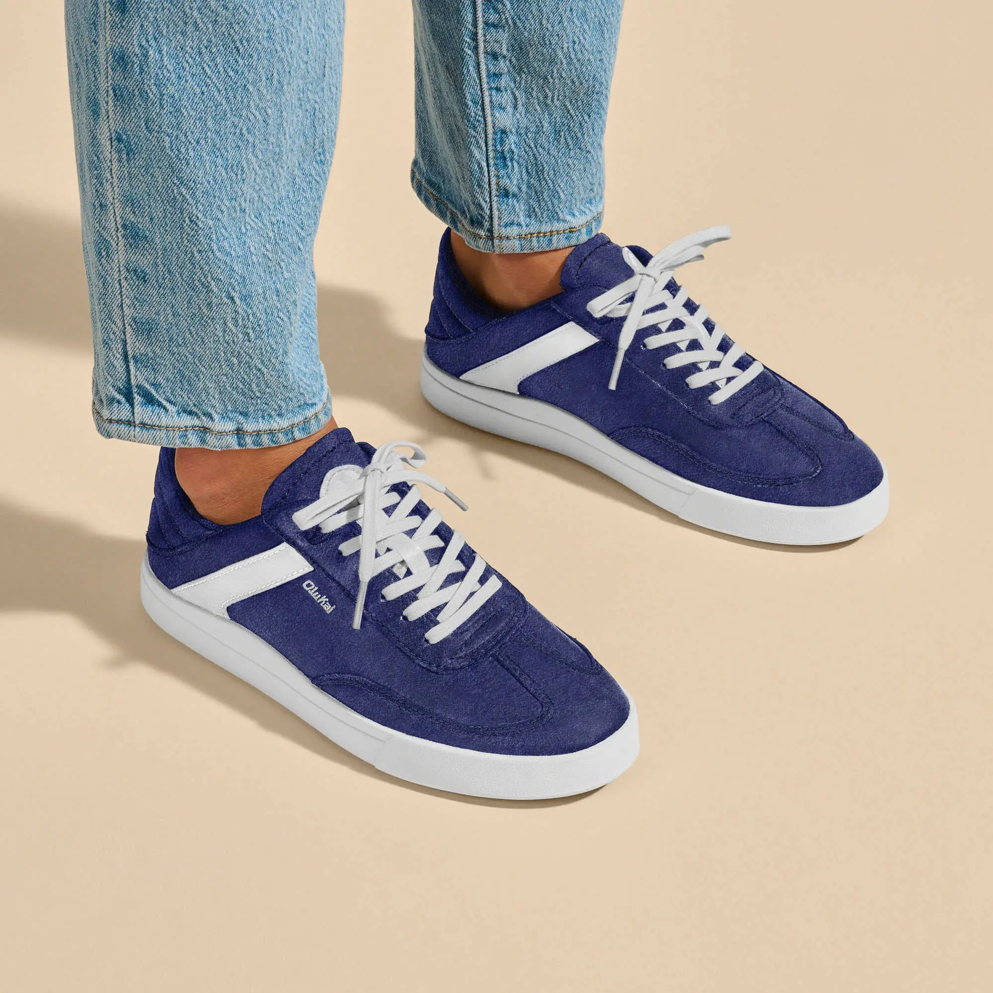 Ha 'upu Women's Leather Sneakers - Navy / Off White - Image 2