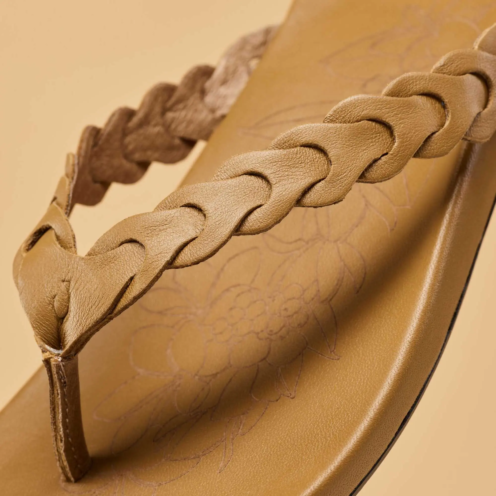 Lei Women's Leather Beach Sandals - Tan - Image 3