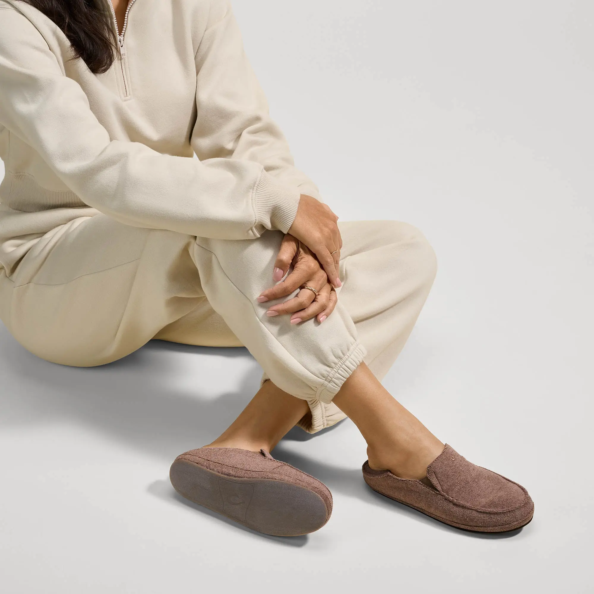 Nohea Hulu - Tan / Tan<br> C OluKai - Image 4