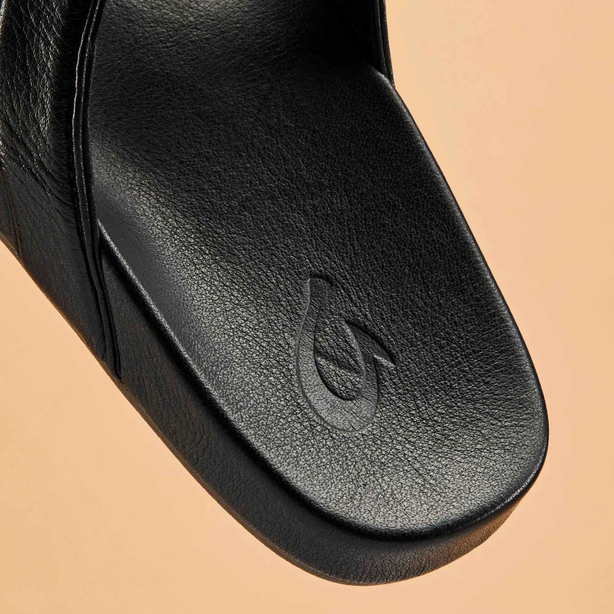 K pe'a Lipi Women's Leather Sandals - Black - Image 8