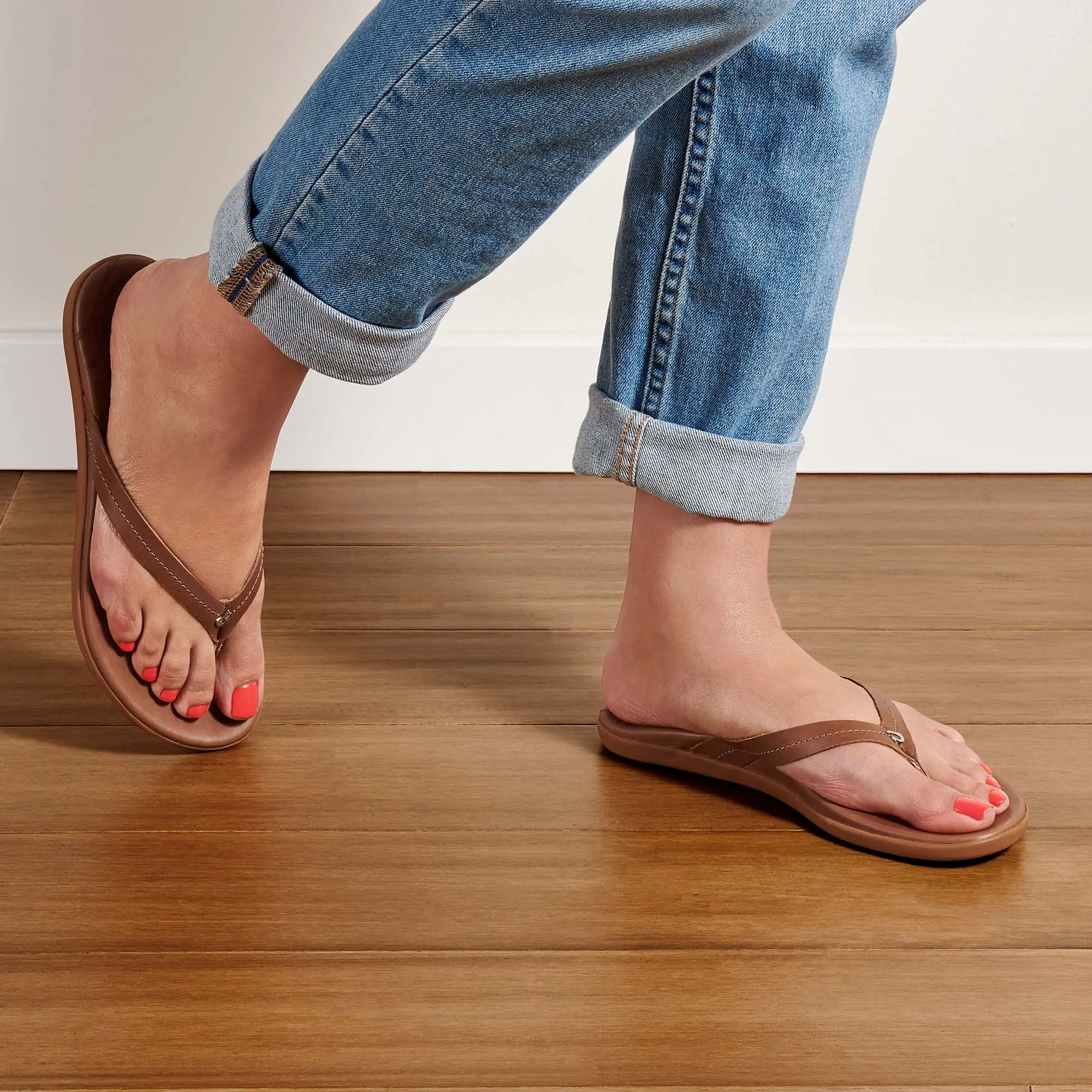 Honu Women's Leather Beach Sandals - Tan - Image 4