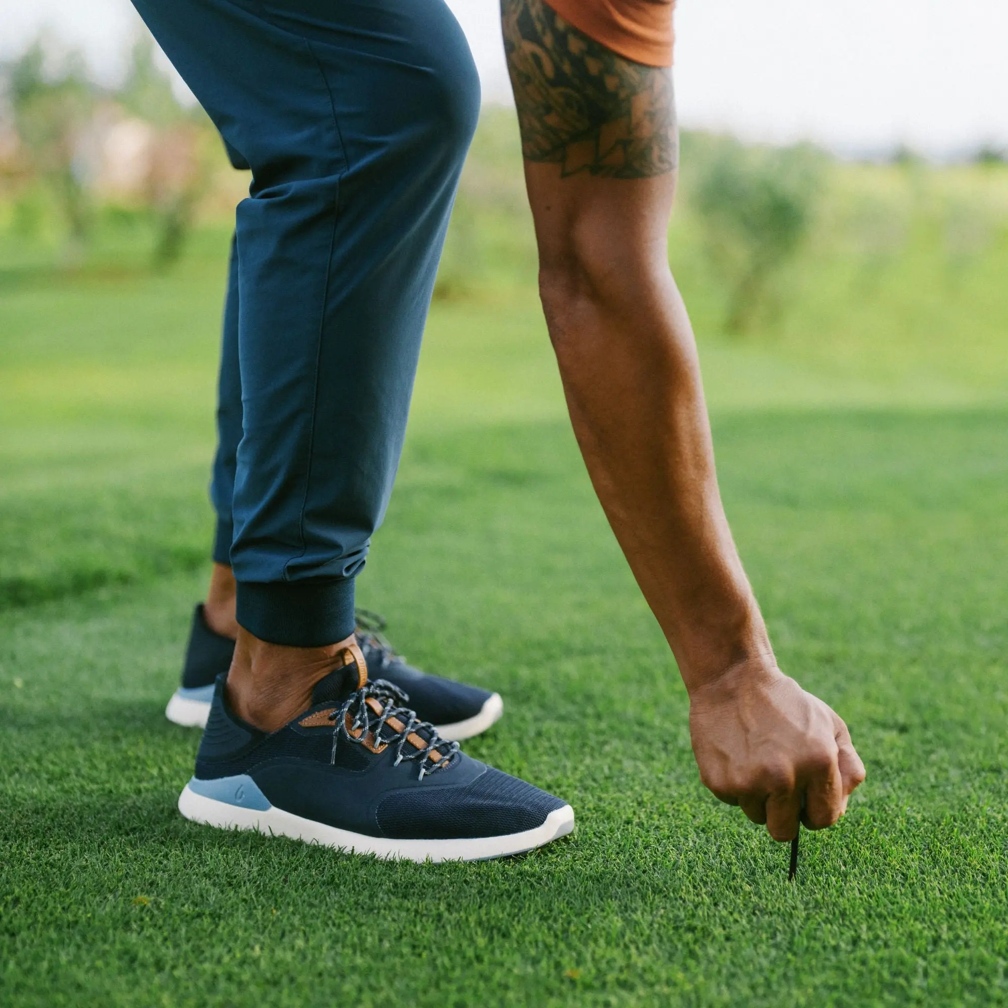 OluKai K 'anapali Men's Golf Shoe - Trench Blue / Sea Ice - Image 2