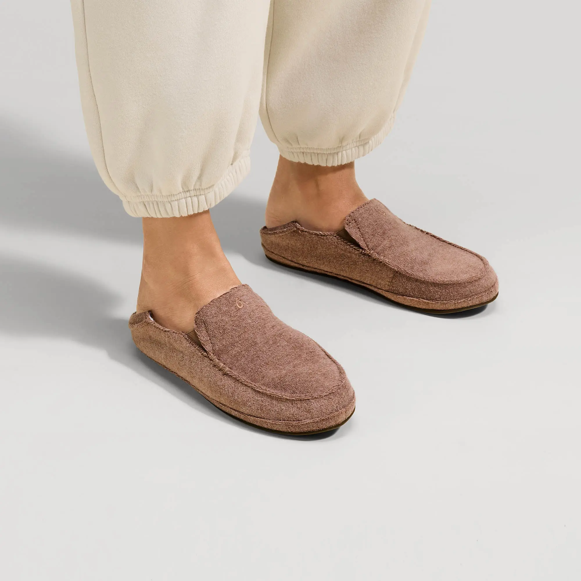 Nohea Hulu - Tan / Tan<br> C OluKai - Image 2