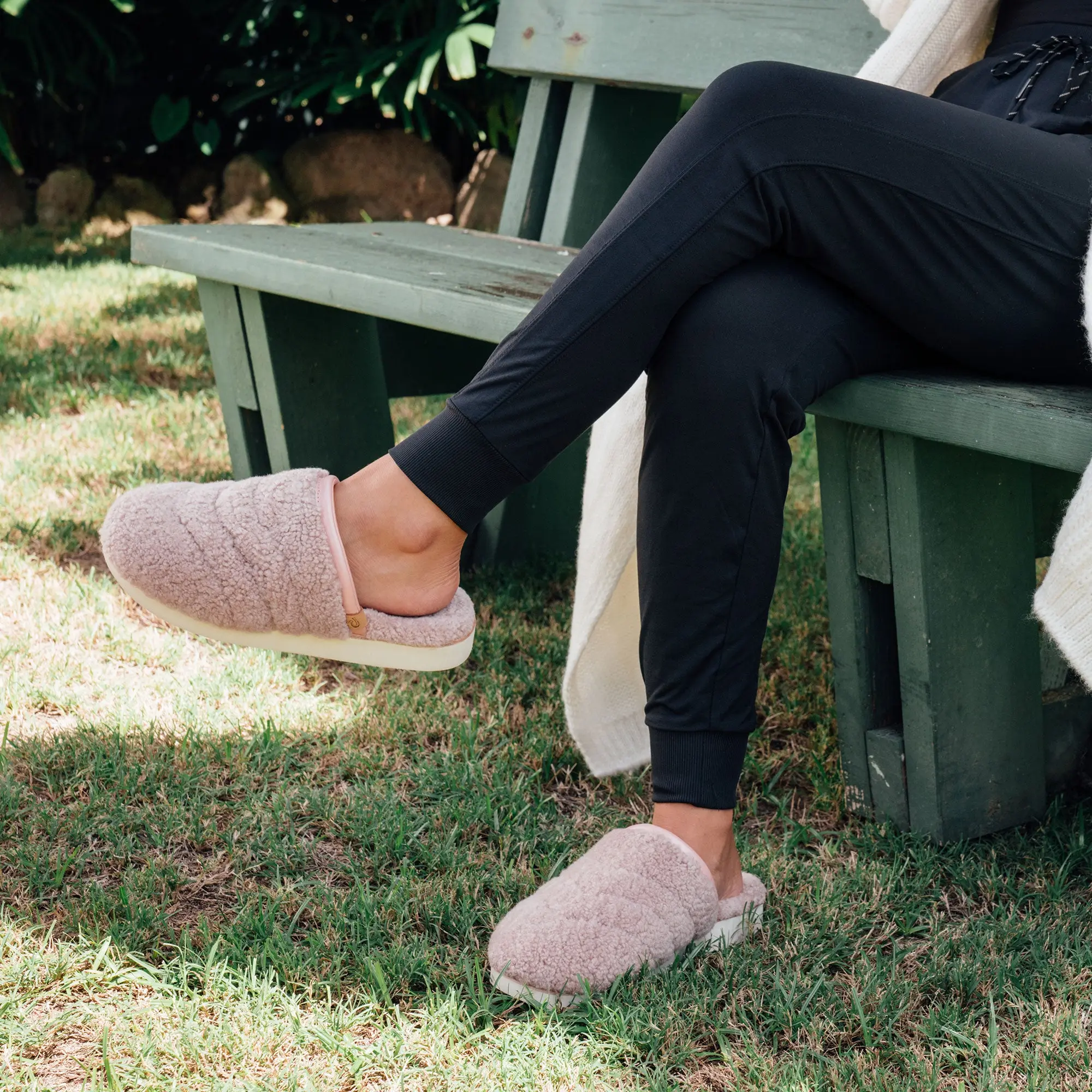 Pu pu Mua Women's Shearling Mule Slipper - Pink Sea Salt - Image 4