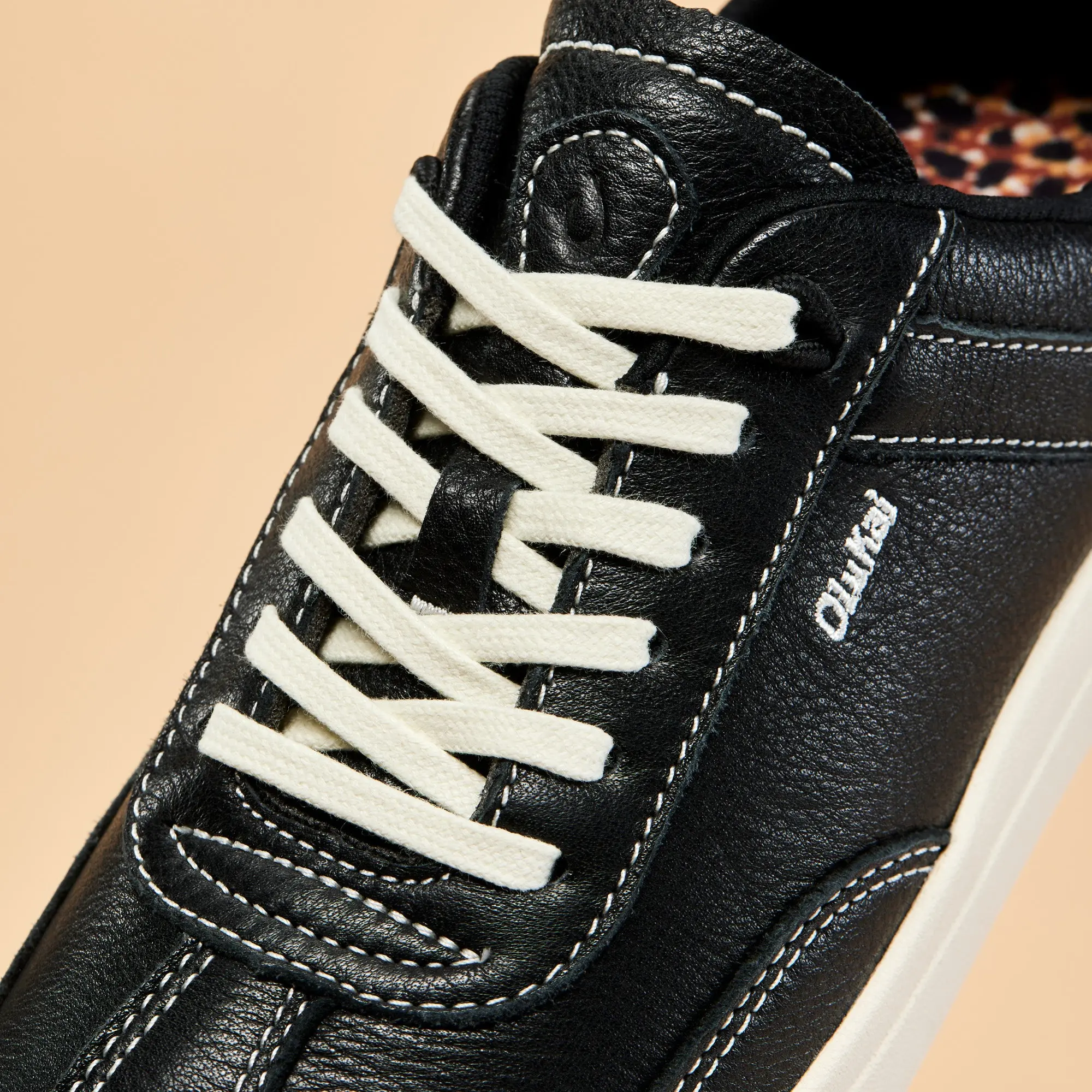 Ha 'upu Women's Leather Sneakers - Onyx - Image 3