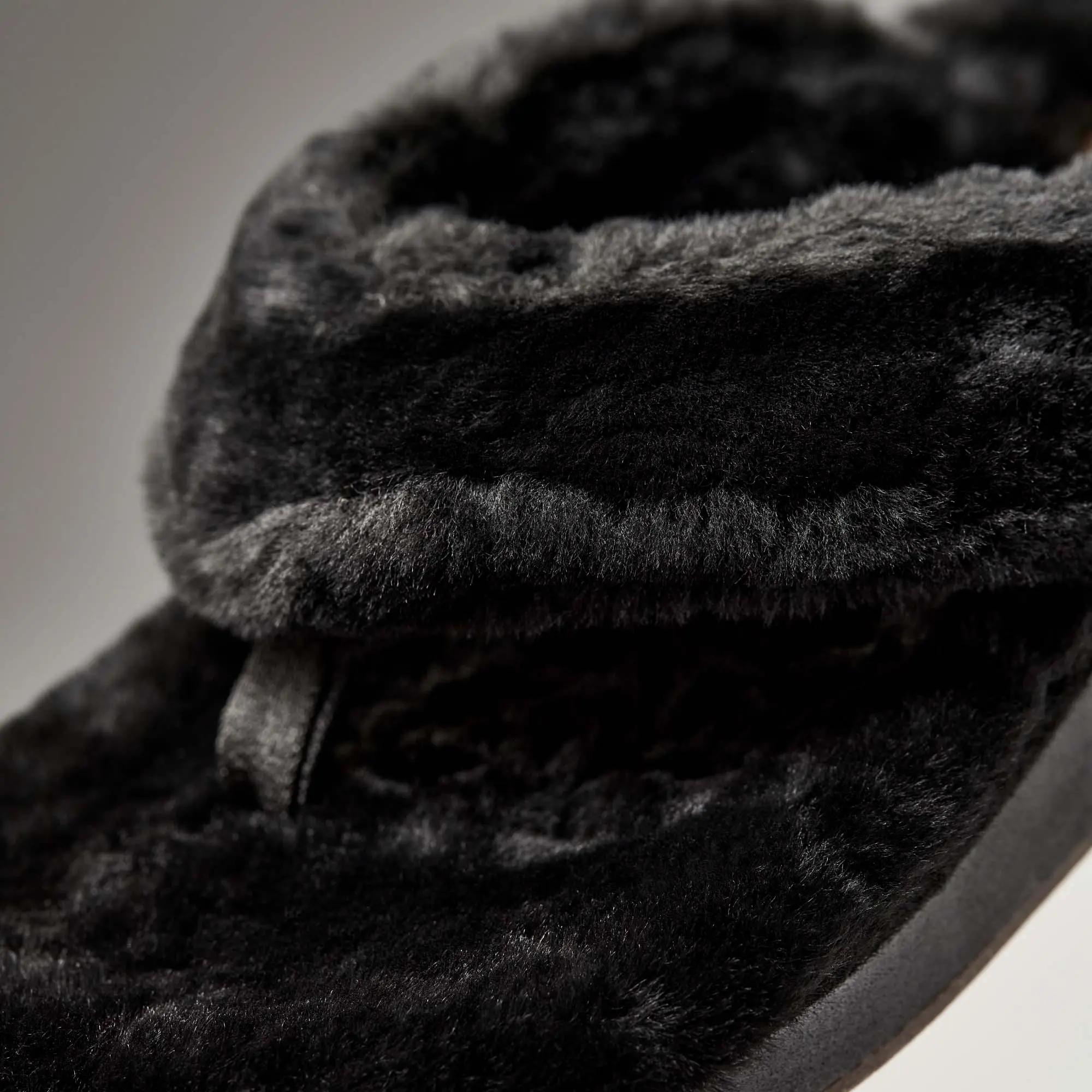 K pe'a Heu Women's Flip Flop Slippers - Black - Image 3